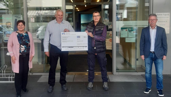 Mitarbeiterinnen und Mitarbeiter der Volksbank unterstützen Hospiz Rhein-Lahn